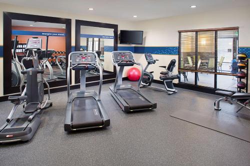 Hampton Inn & Suites Lansing West - image 8