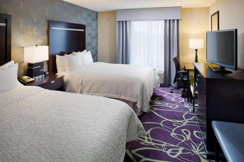 2 queen beds