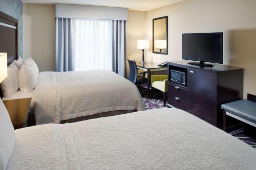 Hampton Inn & Suites Lansing West