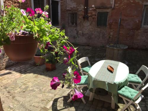 Venice Homes & Holidays - image 11