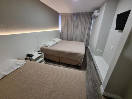 Standard Double or Twin Room image 8