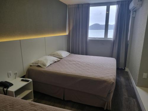 Standard Double or Twin Room with Sea View image 3