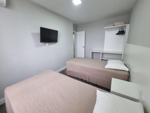 Standard Double or Twin Room image 6