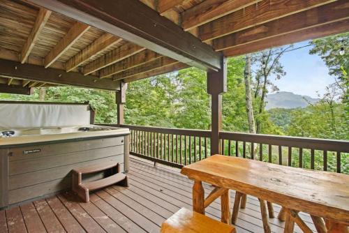 Lux Chalet with Amazing Views of Grandfather Mtn!, Seven Devils (fotografie 3)