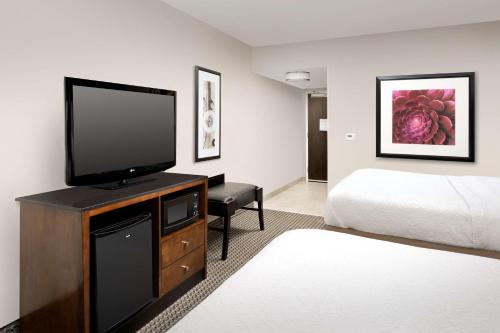 Queen Room with Two Queen Beds - Mobility Access/Non-Smoking