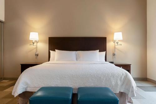 Hampton Inn & Suites Atlanta Airport West Camp Creek Pkwy - image 2