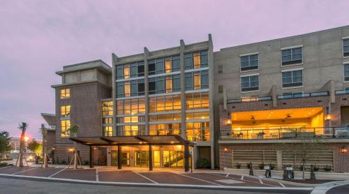 Hilton Garden Inn Charleston Waterfront/Downtown