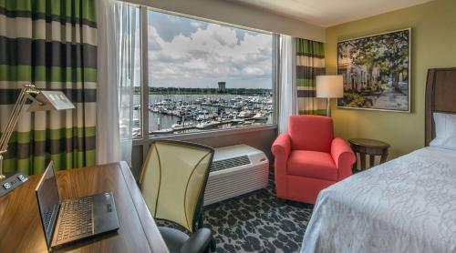 Hilton Garden Inn Charleston Waterfront/Downtown