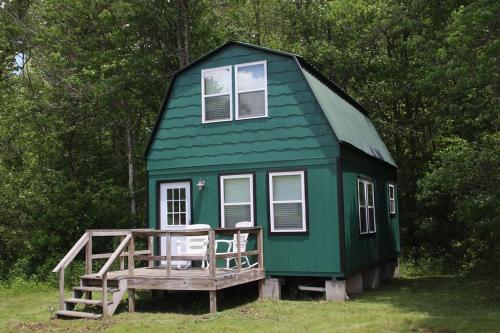 . Trillium Cabin at Maple Ridge Creek in the North Georgia Mountains