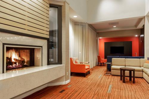 Courtyard by Marriott Dallas-Fort Worth/Bedford