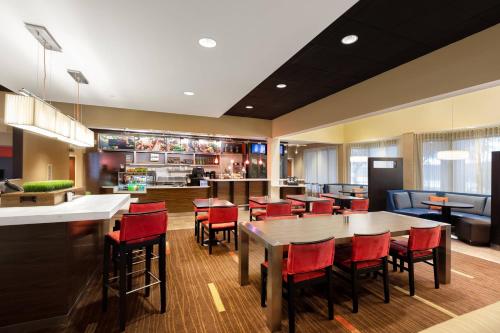 Courtyard by Marriott Dallas-Fort Worth/Bedford - Hotel