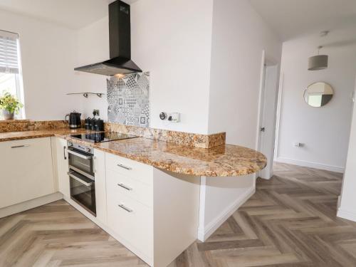 ทัศนียภาพภายนอกโรงแรม, 4 Bodnant Road in คอลวี เบย์