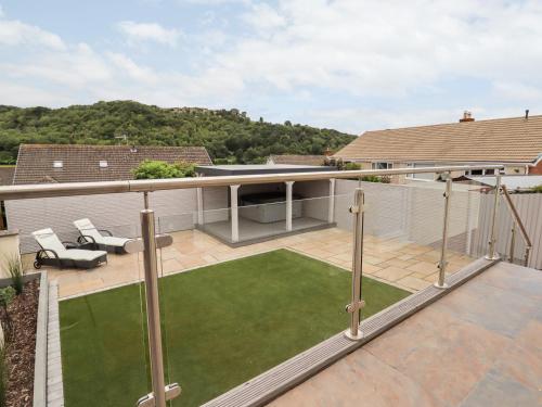 ทัศนียภาพภายนอกโรงแรม, 4 Bodnant Road in คอลวี เบย์