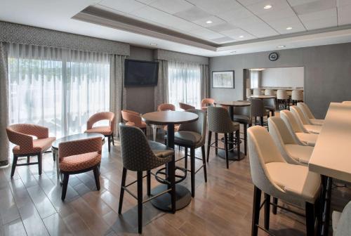 Hampton Inn By Hilton Boston-Logan Airport