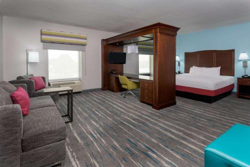 Hampton Inn & Suites Winston-Salem/University Area