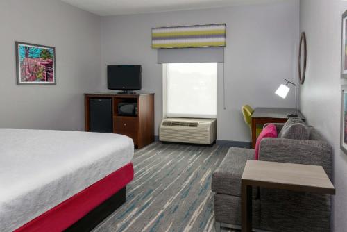 Hampton Inn & Suites Winston-Salem/University Area