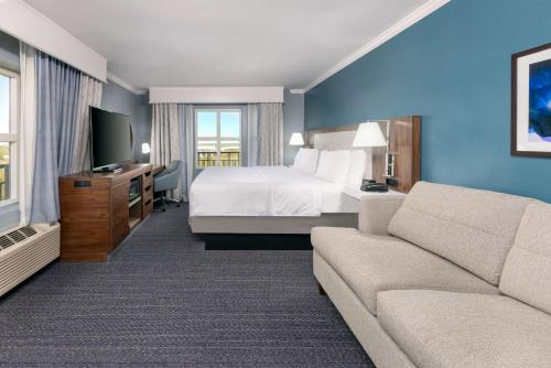 Hampton Inn Savannah-Historic District near Telfair Academy