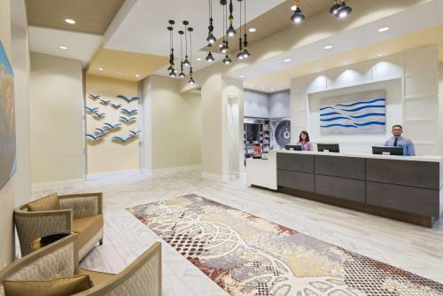 Lobby, Hampton Inn & Suites Tampa Airport Avion Park Westshore in Tampa International Airport