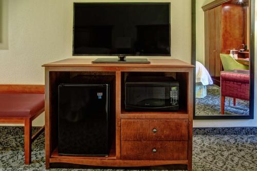 Hampton Inn Charlotte/Matthews - image 12