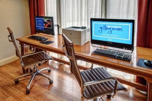 Hampton Inn Charlotte/Matthews - image 4