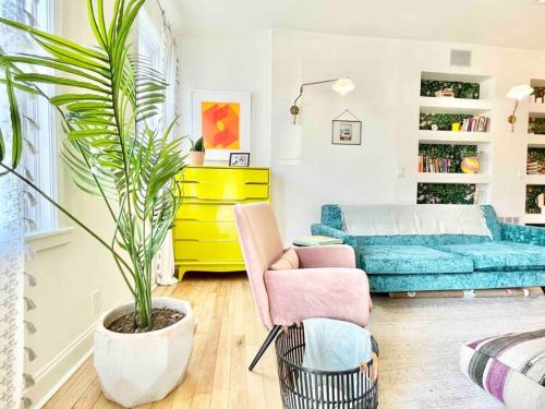 Spacious 3 BDR Home With Parking Hosted By StayRafa 1121 in Philadelphia, USA