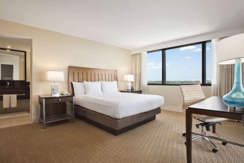 King Room room in Hilton Miami Airport Blue Lagoon