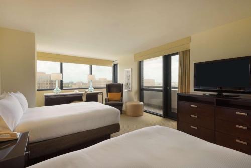 Hilton Miami Airport Blue Lagoon - image 11