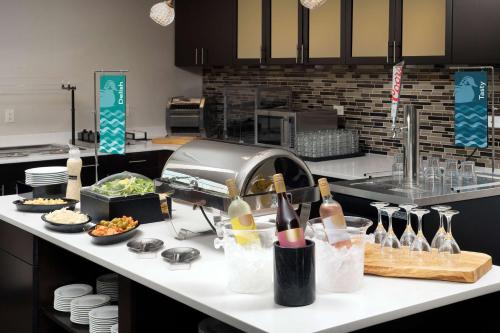 Homewood Suites By Hilton Kansas City Speedway in Kansas City, USA