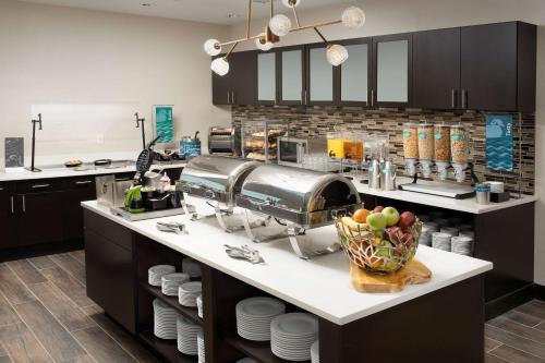 Homewood Suites By Hilton Kansas City Speedway - image 2