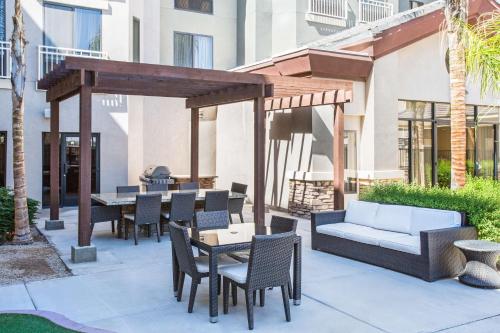 Homewood Suites by Hilton Phoenix-Avondale