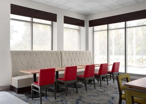 Hilton Garden Inn Beaufort - image 14