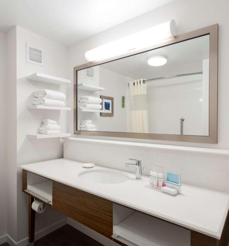 Hampton Inn Troy - image 14