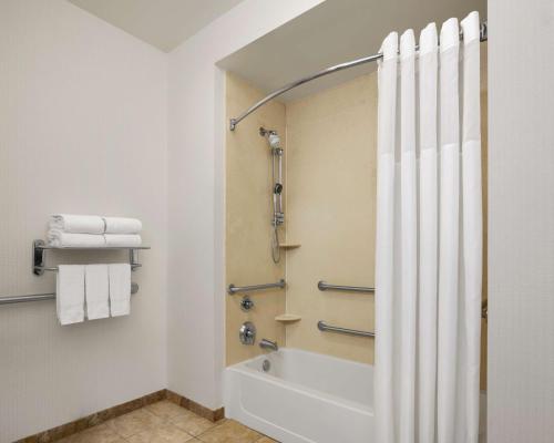 Hampton Inn & Suites Tulsa South Bixby - image 6