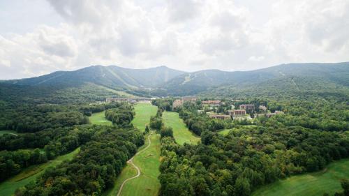 Killington Mountain Lodge, Tapestry Collection by Hilton in Killington, USA