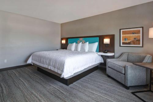 1 king bed, 1 sofa bed