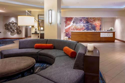 DoubleTree Suites By Hilton Minneapolis