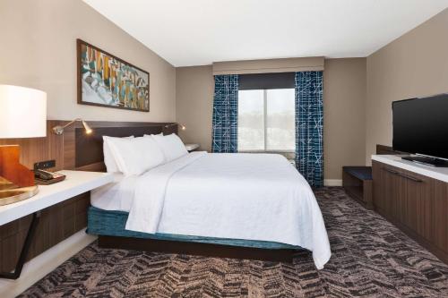 Hilton Garden Inn Minneapolis Maple Grove - image 10