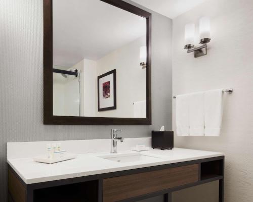 Hilton Garden Inn Providence Airport/Warwick - image 6
