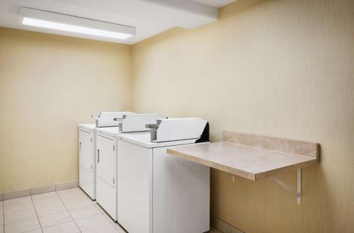 Hilton Garden Inn Providence Airport/Warwick - image 2