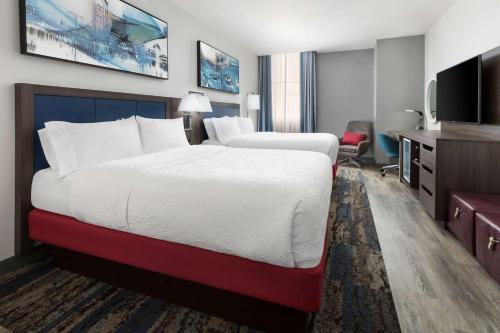Hampton Inn & Suites Baltimore Inner Harbor - image 8
