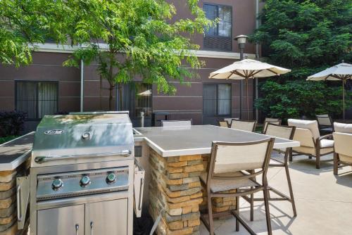 Homewood Suites by Hilton Fresno - image 6