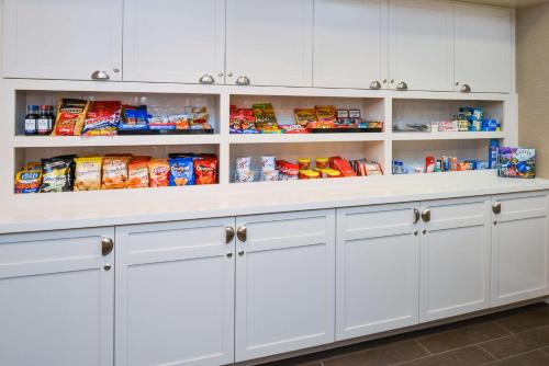 Homewood Suites by Hilton Fresno - image 5