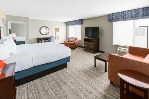 Hampton Inn & Suites Thousand Oaks - image 3