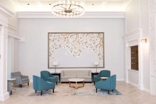Hampton Inn & Suites-South Park at Phillips Place - image 2