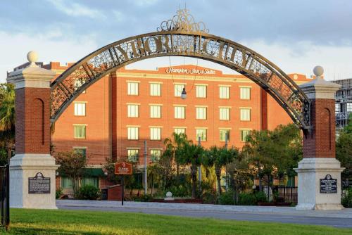 Hampton Inn & Suites Tampa Ybor City Downtown