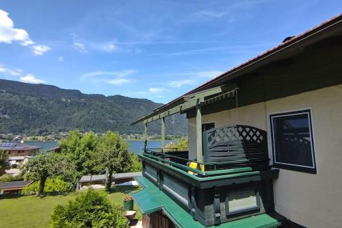 Geräumige Ferienwohnung mit Seezugang - Apartment - Altossiach