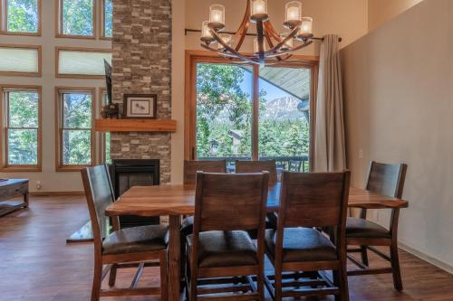 Updated 2 Bedroom Plus Loft 3 Bathroom Snowcreek Phase V #860 Sleeps 6 - image 2