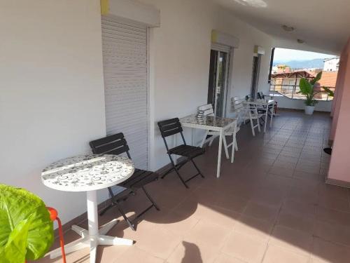 Vila Bolonja in ستروجا