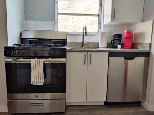 Cozy 1BDR In Central Philly Hosted By StayRafa 2R in Philadelphia, USA