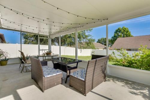 Charming Leesburg Getaway with Screened Porch! in Leesburg, USA